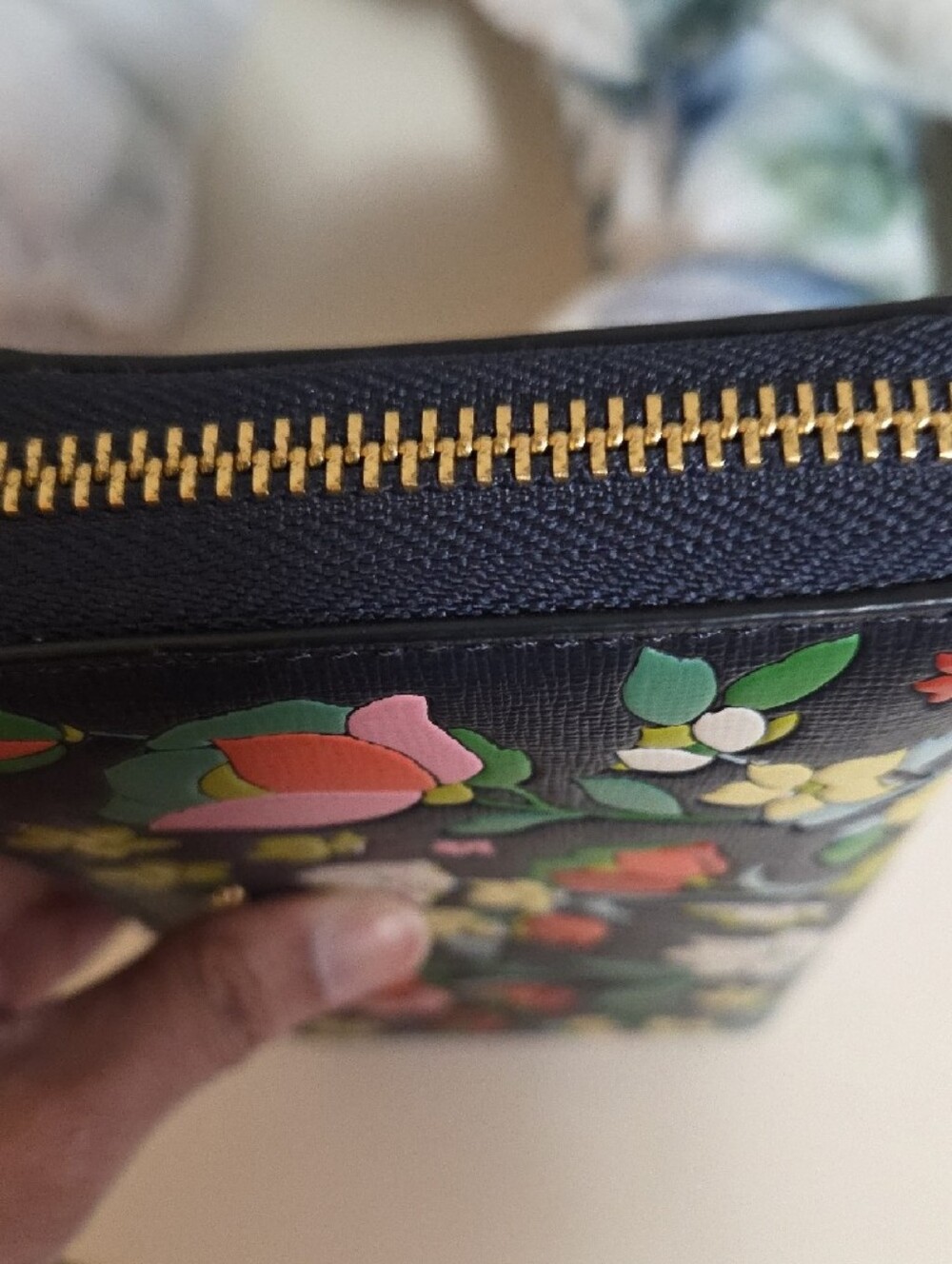 EUC kate spade Navy Floral Zip Wallet - Picture 11 of 11